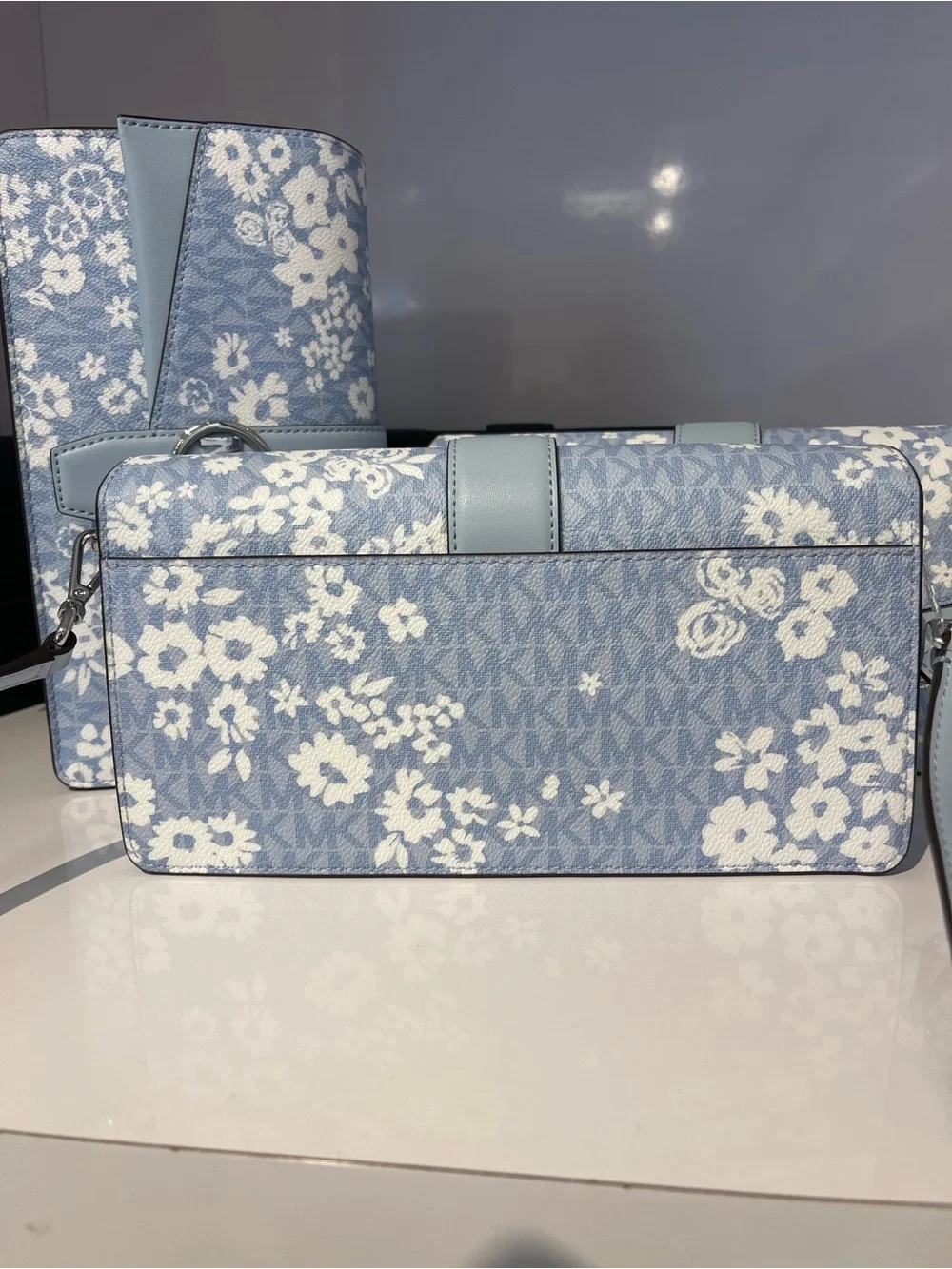 MICHAEL KORS Greenwich Md Printed Signature Logo Convertible Shoulder Pale Ocean
